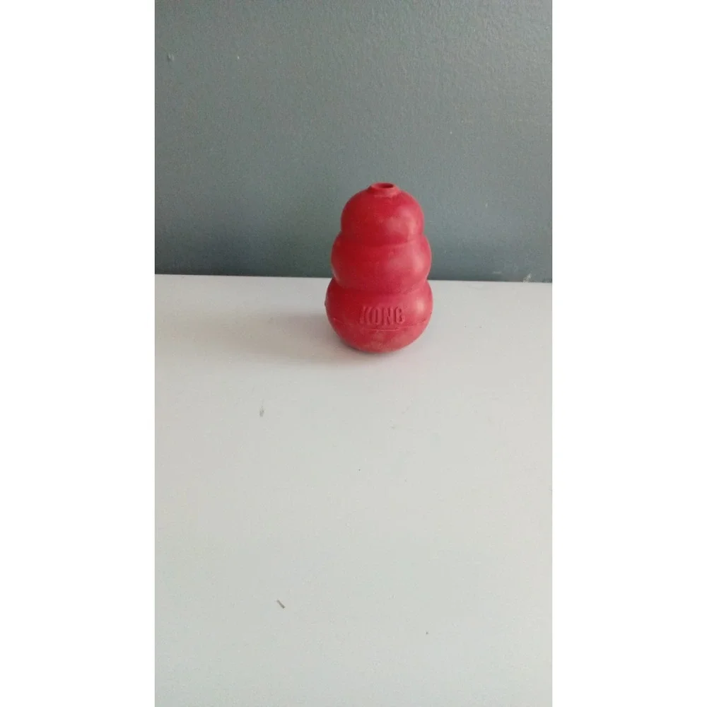 KONG Classic Dog Toy Durable Chew Treat Dispenser‎ Puppy Teething Red